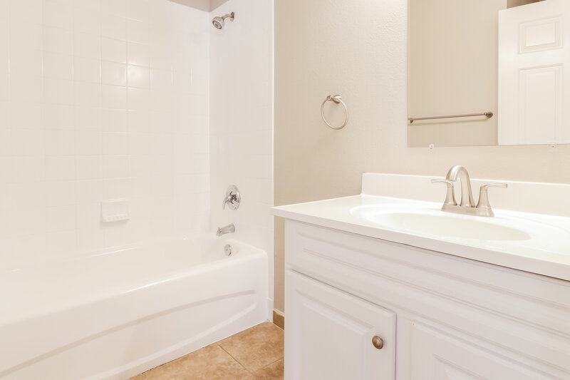 2,175/Mo, 27750 Breakers Dr Wesley Chapel, FL 33544 Bathroom View
