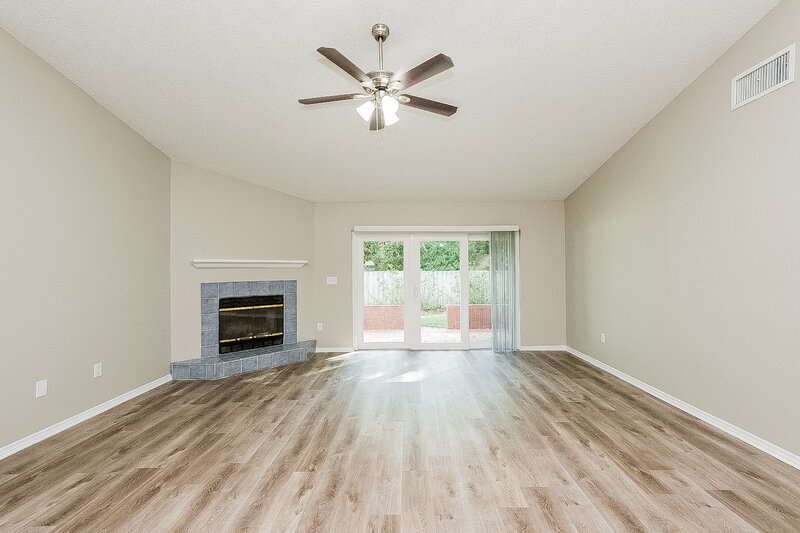 2,770/Mo, 9519 Pebble Glen Ave Tampa, FL 33647 Living Room View 2