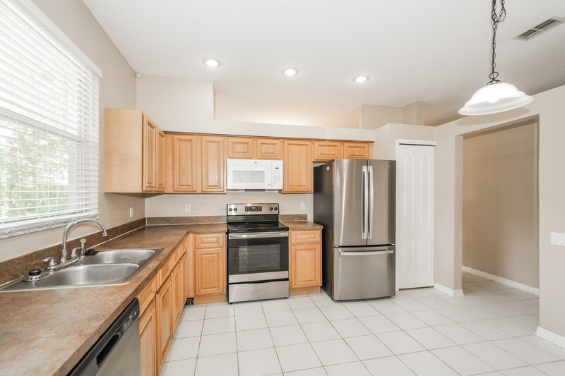 4,610/Mo, 5512 Terrain de Golf Dr Lutz, FL 33558 Kitchen View