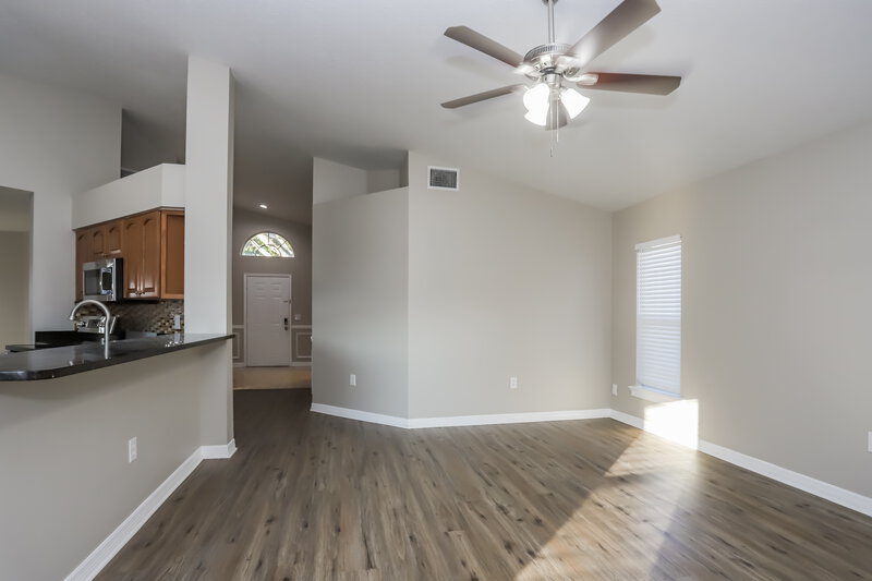 2,100/Mo, 1528 Allenton Ave Brandon, FL 33511 Living Room View