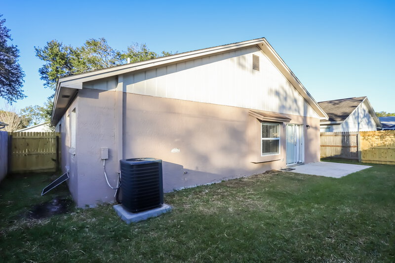 2,100/Mo, 1528 Allenton Ave Brandon, FL 33511 Rear View 2