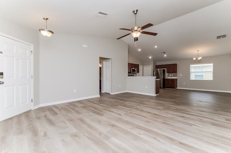 1,975/Mo, 1223 Sheridan Bay Dr Ruskin, FL 33570 Living Room View