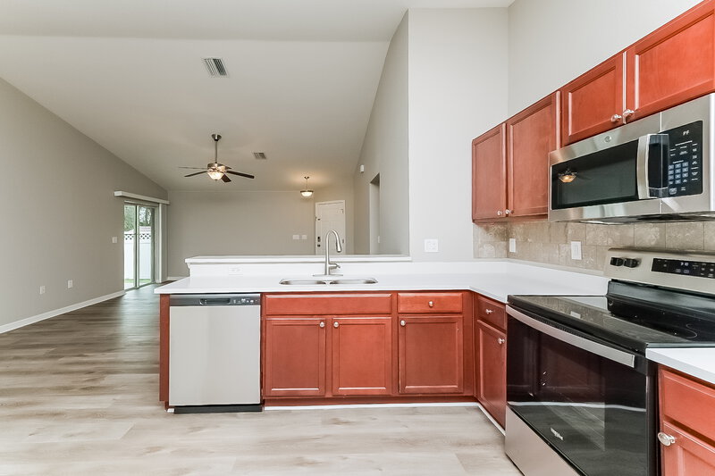 1,975/Mo, 1223 Sheridan Bay Dr Ruskin, FL 33570 Kitchen View 2