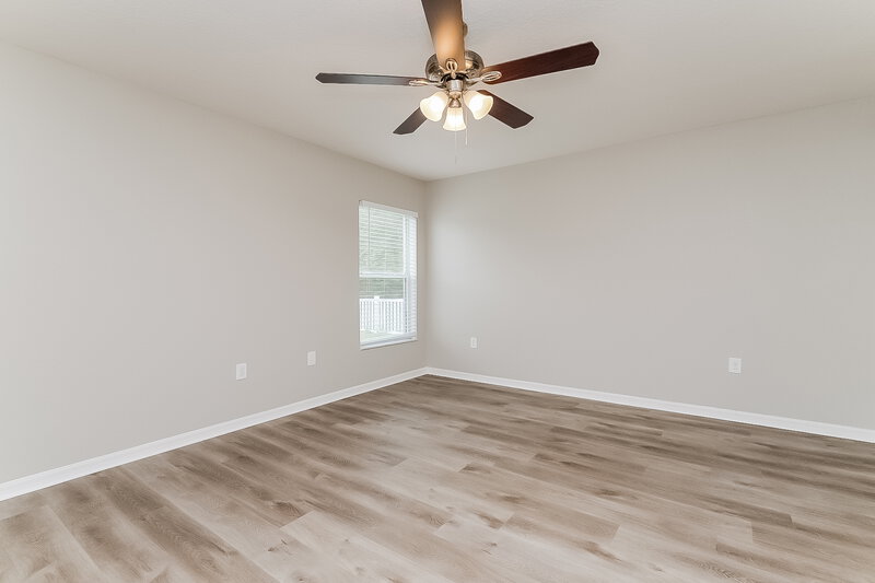 1,975/Mo, 1223 Sheridan Bay Dr Ruskin, FL 33570 Main Bedroom View