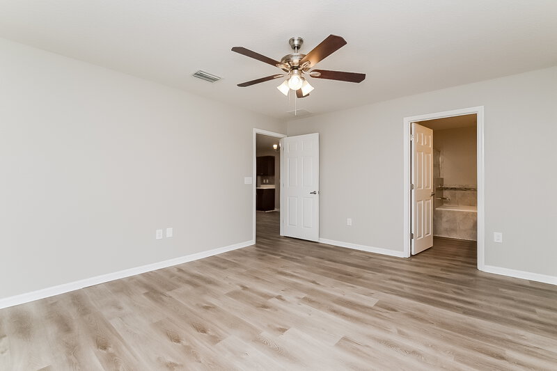 1,975/Mo, 1223 Sheridan Bay Dr Ruskin, FL 33570 Main Bedroom View 2