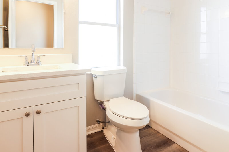 2,640/Mo, 5601 Brookdale Way Tampa, FL 33625 Bathroom View