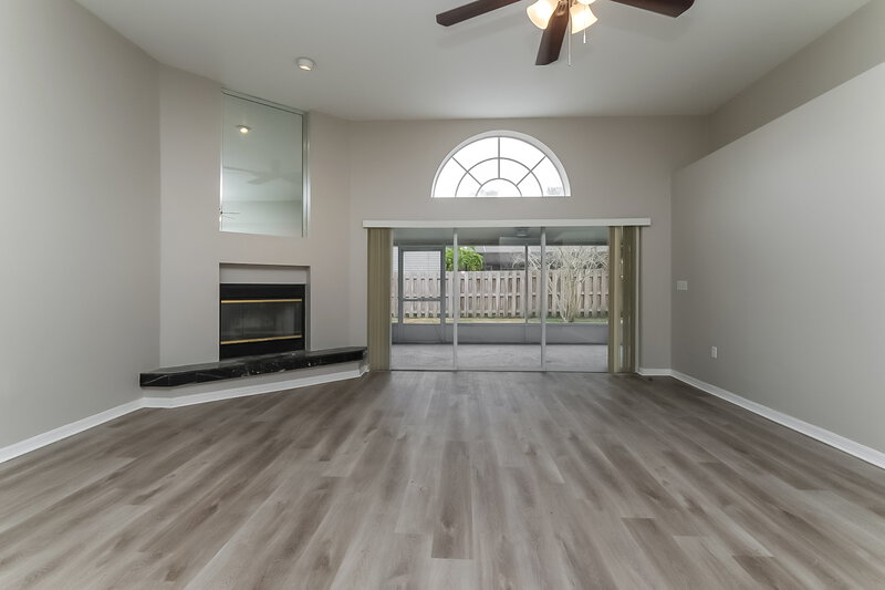 2,450/Mo, 2002 Alafia Oaks Dr Valrico, FL 33596 Living Room View