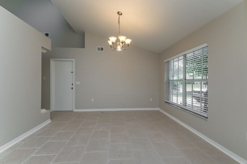 2,450/Mo, 2002 Alafia Oaks Dr Valrico, FL 33596 Living Room View 2