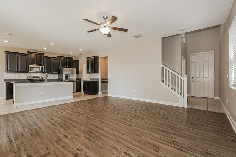 2,315/Mo, 9935 Ivory Dr Ruskin, FL 33573 Living Room View 2