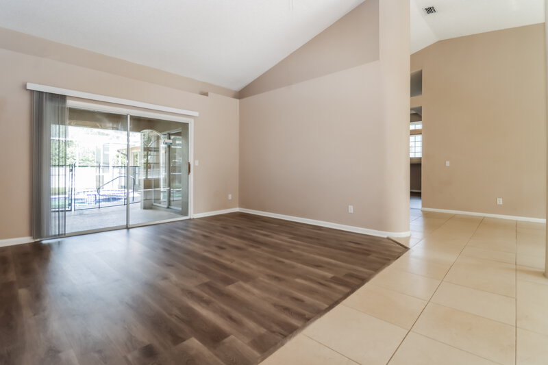 3,270/Mo, 1484 E Lake Woodlands Pkwy Oldsmar, FL 34677 Living Room View