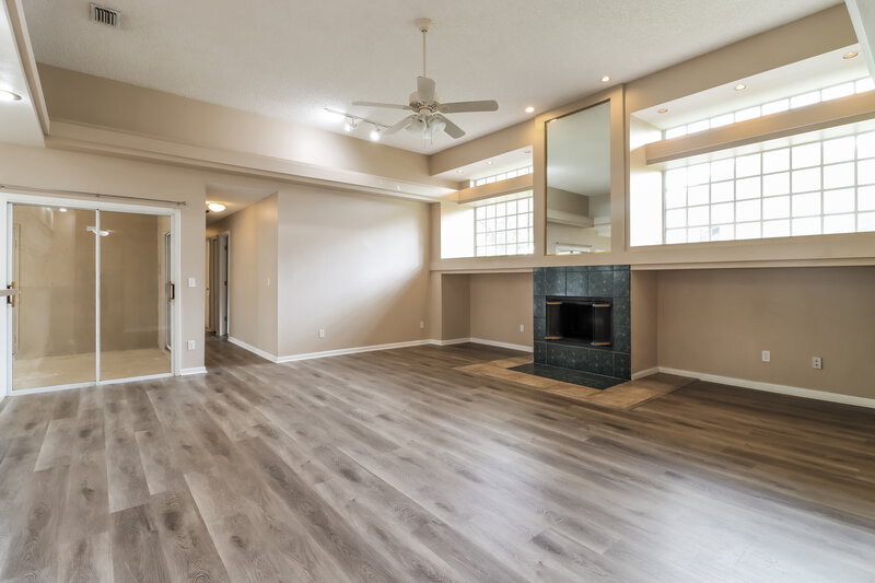 3,270/Mo, 1484 E Lake Woodlands Pkwy Oldsmar, FL 34677 Family Room View