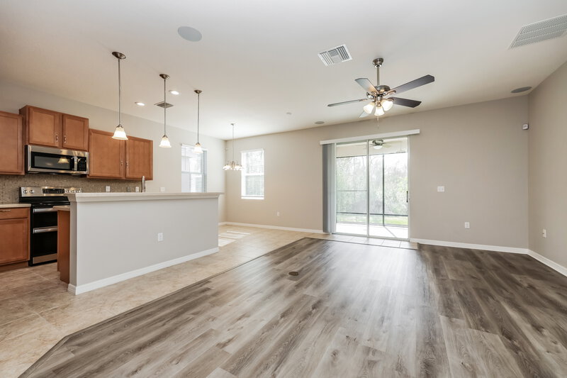 2,165/Mo, 6222 Twin Bridges Dr Zephyrhills, FL 33541 Living Room View