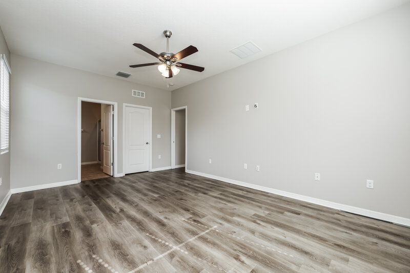 2,165/Mo, 6222 Twin Bridges Dr Zephyrhills, FL 33541 Main Bedroom View