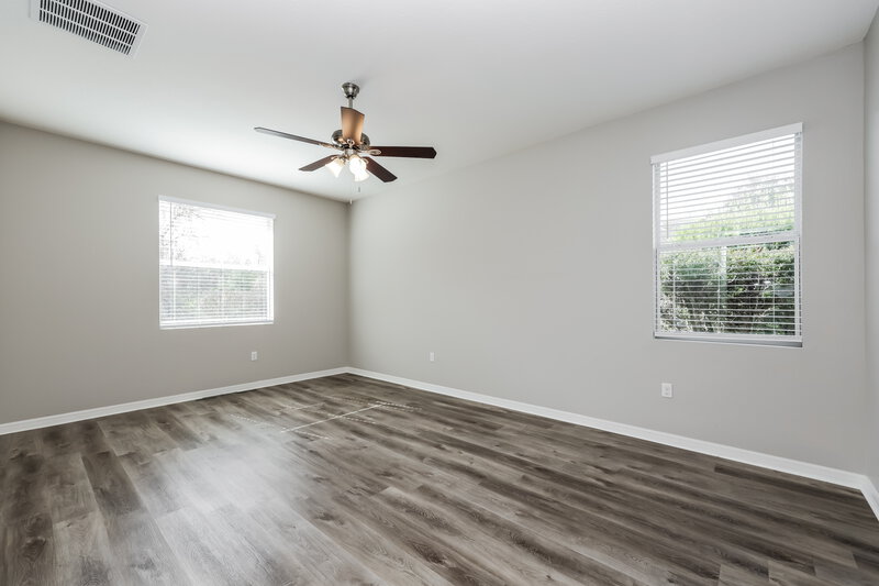 2,165/Mo, 6222 Twin Bridges Dr Zephyrhills, FL 33541 Main Bedroom View 2