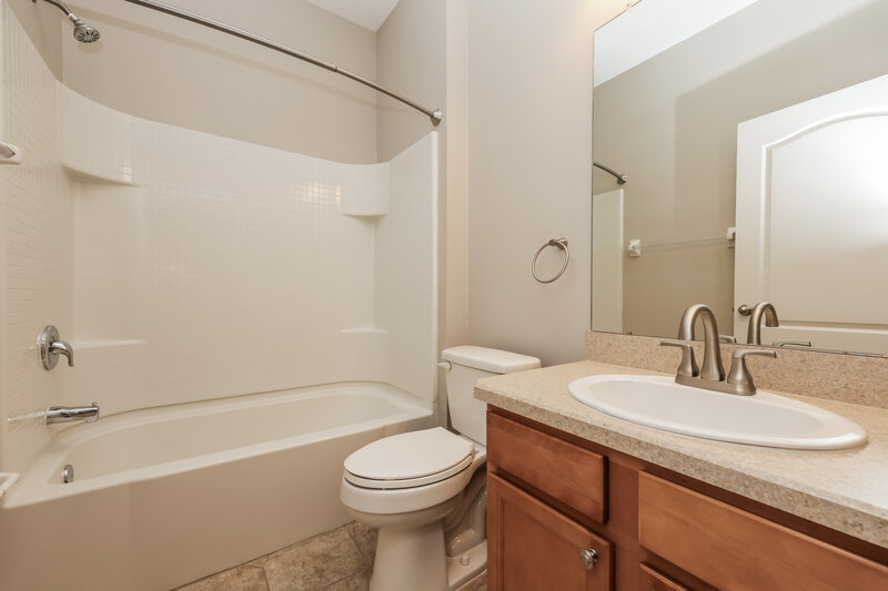 2,165/Mo, 6222 Twin Bridges Dr Zephyrhills, FL 33541 Bathroom View