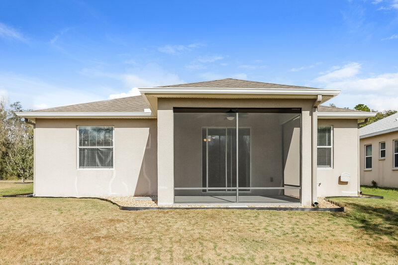 2,165/Mo, 6222 Twin Bridges Dr Zephyrhills, FL 33541 Rear View