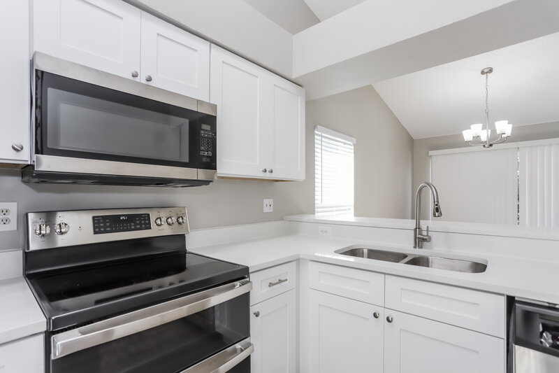 2,440/Mo, 1217 Etchfield Cir Brandon, FL 33511 Kitchen View 2