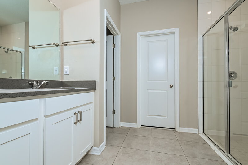 2,175/Mo, 11857 Brighton Knoll Loop Riverview, FL 33579 Main Bathroom View