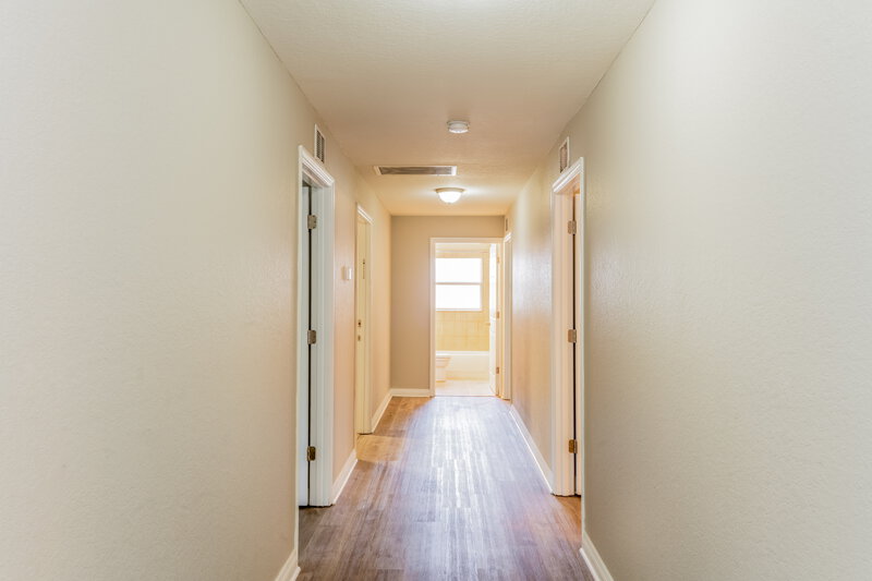 2,550/Mo, 674 15th Ave S Saint Petersburg, FL 33701 Misc View 14