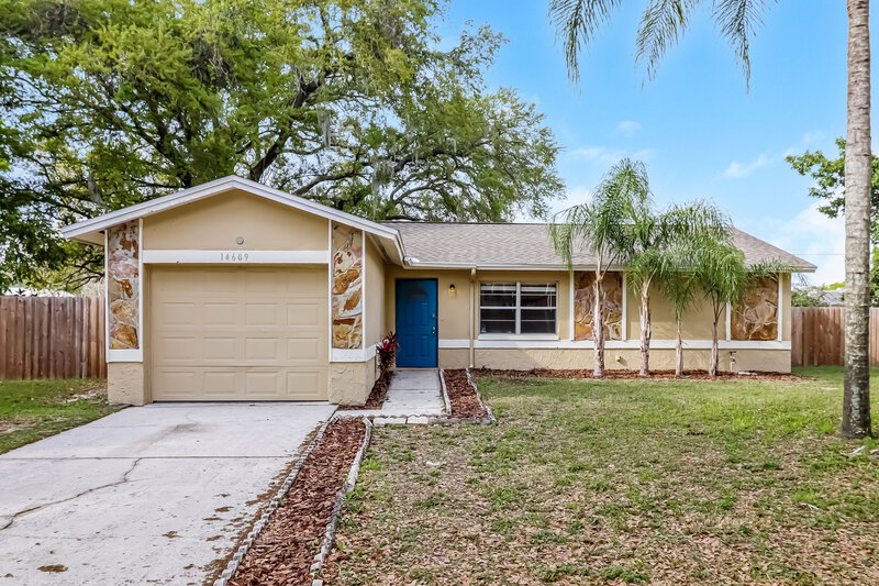 2,200/Mo, 14609 Knoll Ridge Dr Tampa, FL 33625 External View