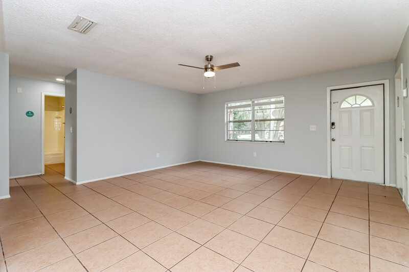 2,200/Mo, 14609 Knoll Ridge Dr Tampa, FL 33625 Living Room View