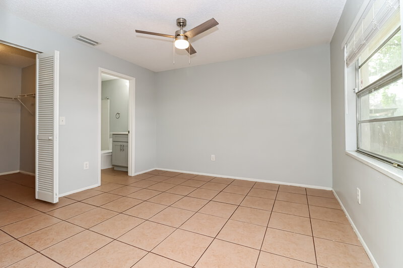 2,200/Mo, 14609 Knoll Ridge Dr Tampa, FL 33625 Main Bedroom View 2