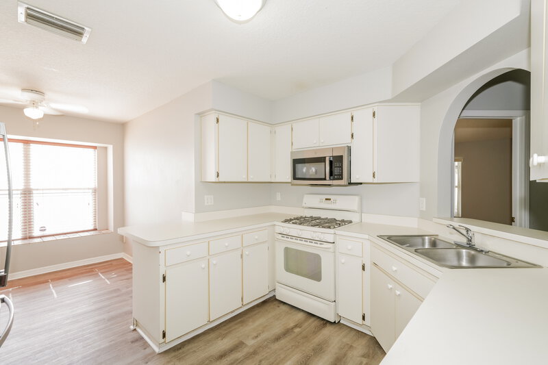 2,230/Mo, 28434 Meadowrush Way Wesley Chapel, FL 33543 Kitchen View