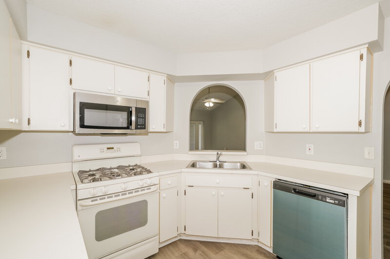 2,230/Mo, 28434 Meadowrush Way Wesley Chapel, FL 33543 Kitchen View 2