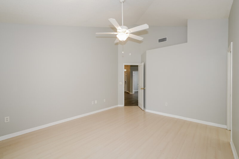 2,230/Mo, 28434 Meadowrush Way Wesley Chapel, FL 33543 Main Bedroom View 2
