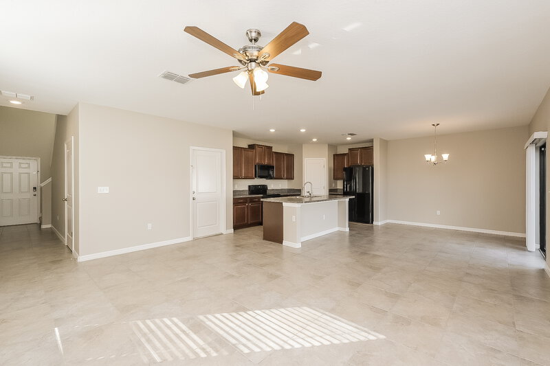 2,610/Mo, 4323 Globe Thistle Dr Tampa, FL 33619 Living Room View 3