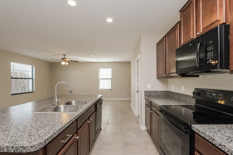 2,610/Mo, 4323 Globe Thistle Dr Tampa, FL 33619 Kitchen View