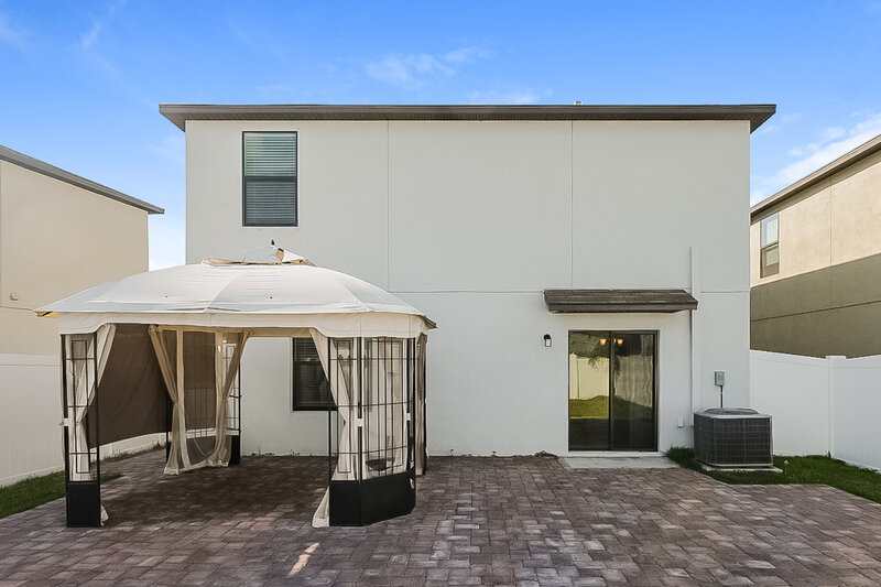 2,610/Mo, 4323 Globe Thistle Dr Tampa, FL 33619 Rear View