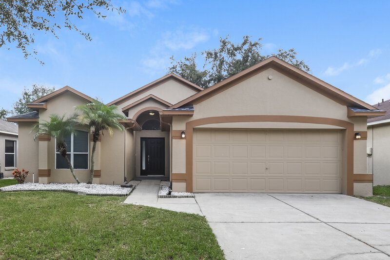 2,230/Mo, 1915 Brandon Brook Rd Valrico, FL 33594 External View