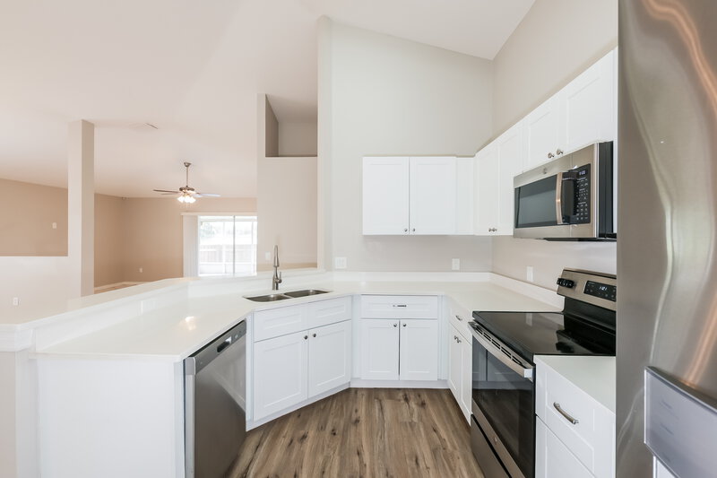 2,230/Mo, 1915 Brandon Brook Rd Valrico, FL 33594 Kitchen View 3