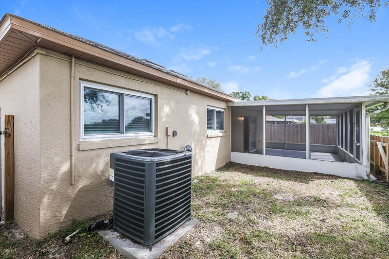 2,230/Mo, 1915 Brandon Brook Rd Valrico, FL 33594 Rear View