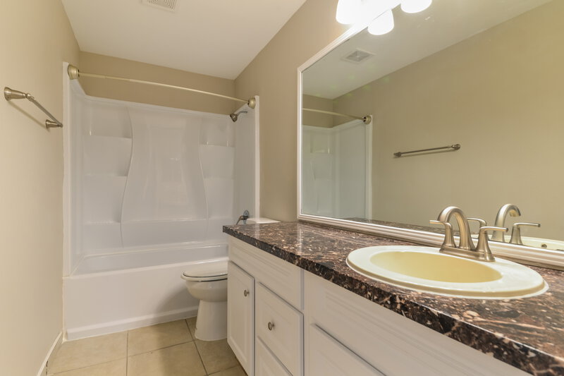 2,480/Mo, 12914 Astorwood Pl Riverview, FL 33579 Bathroom View
