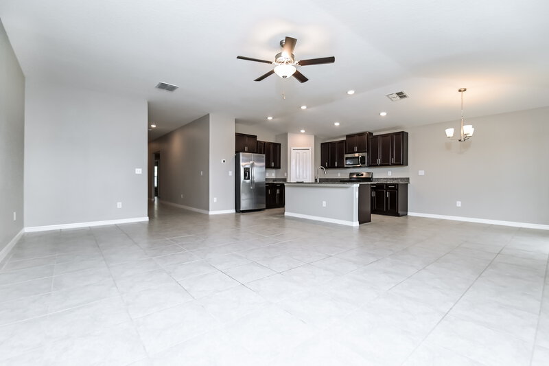 2,075/Mo, 5423 Rainwood Meadows Dr Apollo Beach, FL 33572 Kitchen View