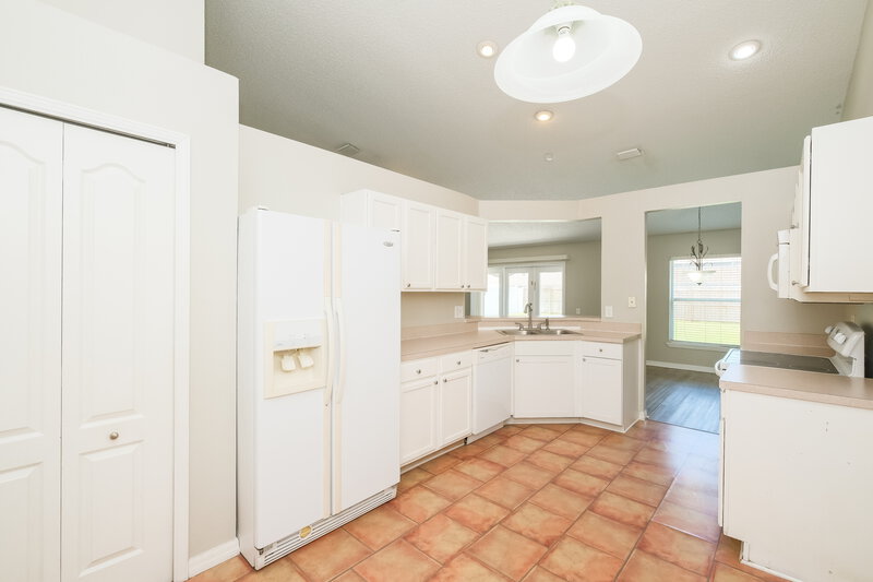 2,155/Mo, 10408 Hallmark Blvd Riverview, FL 33578 Kitchen View 2
