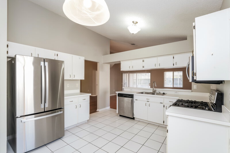 2,265/Mo, 28454 Meadowrush Way Wesley Chapel, FL 33543 Kitchen View 2