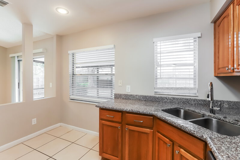 2,640/Mo, 4943 Cypress Trace Dr Tampa, FL 33624 Kitchen View 3