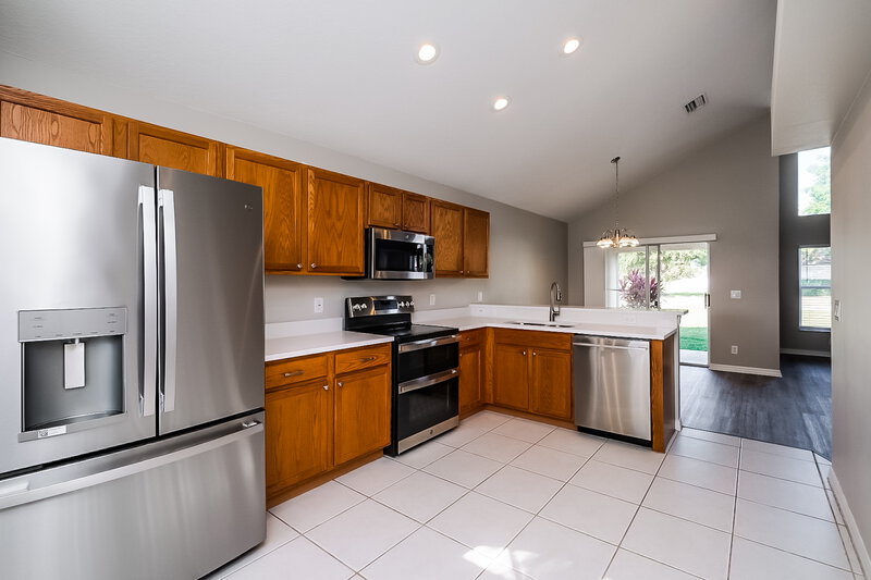 2,445/Mo, 3326 Clover Blossom Cir Land O Lakes, FL 34638 Kitchen View
