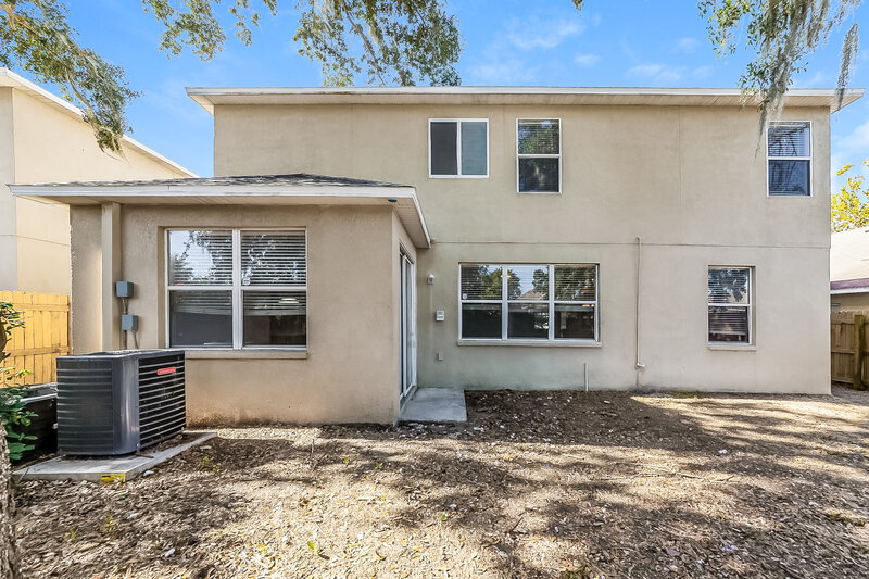 2,375/Mo, 319 Vine Cliff St Ruskin, FL 33570 Rear View