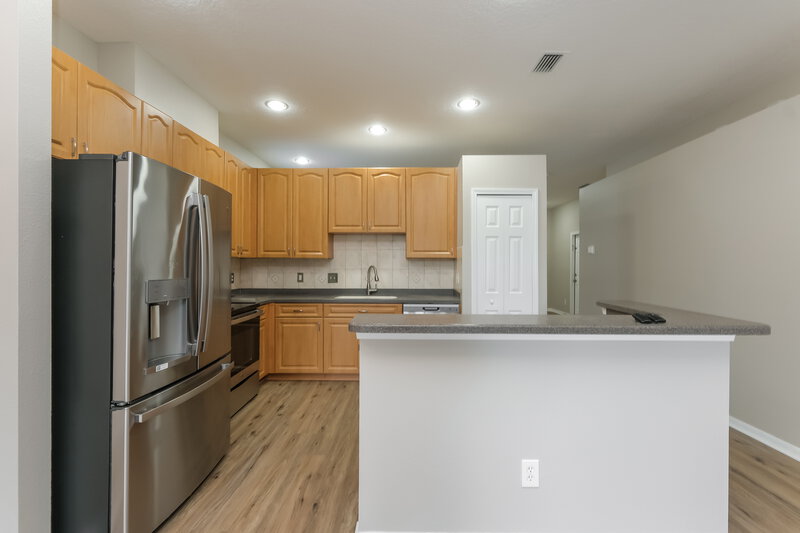 2,680/Mo, 12923 Terrace Springs Dr Temple Terrace, FL 33637 Kitchen View 2