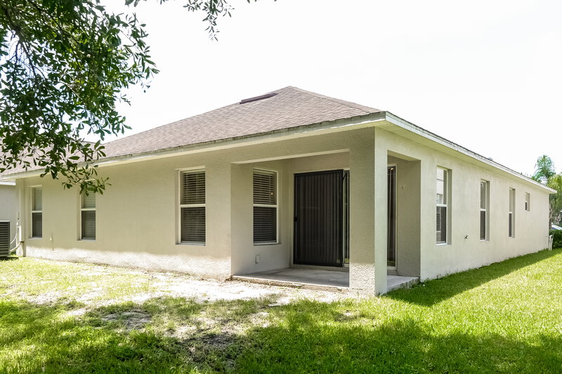 2,140/Mo, 7241 Twin Cedar Ln Lakeland, FL 33810 Rear View