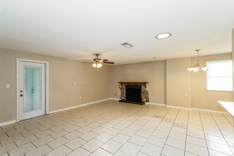 2,725/Mo, 412 Lakeview Dr Oldsmar, FL 34677 Living Room View