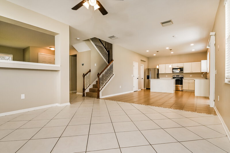 2,355/Mo, 11025 Pond Pine Dr Riverview, FL 33569 Living Room View 2