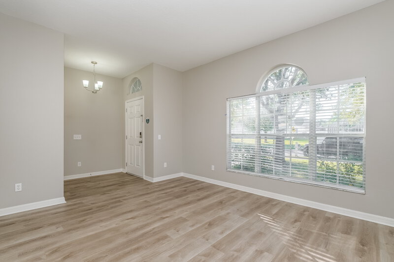 2,205/Mo, 13015 Haverhill Dr Spring Hill, FL 34609 Living Room View 2