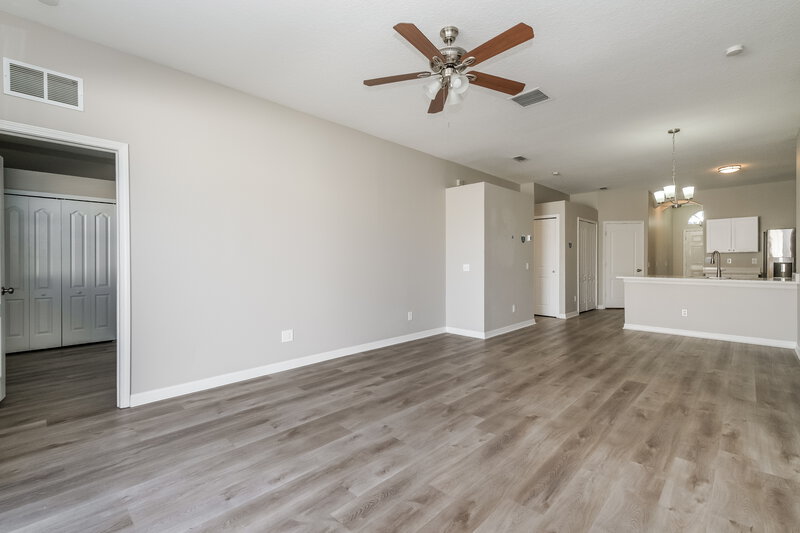 2,205/Mo, 13015 Haverhill Dr Spring Hill, FL 34609 Living Room View 4