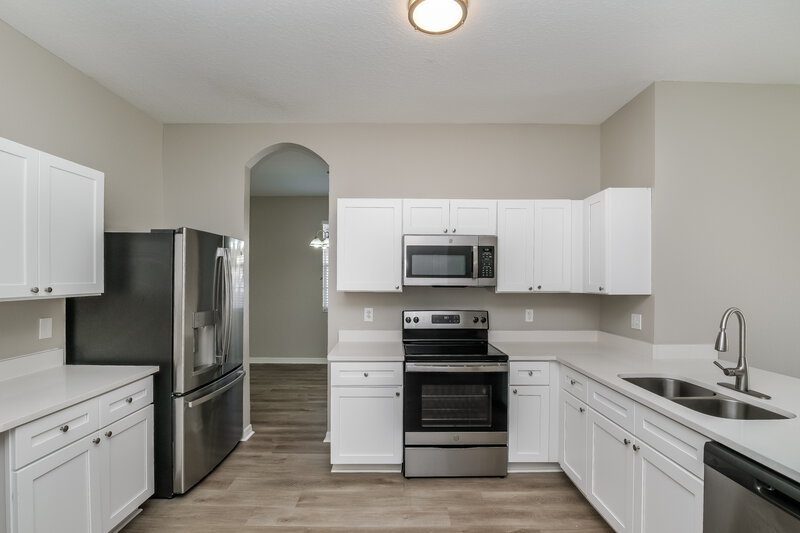 2,205/Mo, 13015 Haverhill Dr Spring Hill, FL 34609 Kitchen View