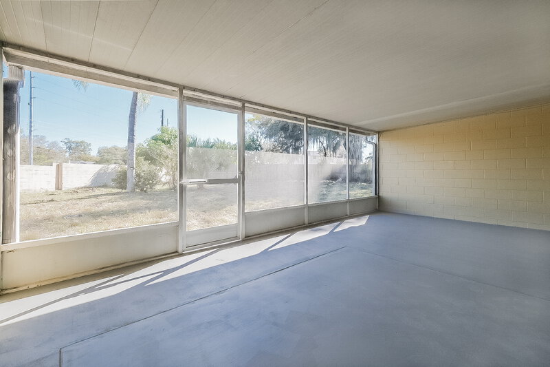 2,370/Mo, 736 Isleton Dr Brandon, FL 33511 Sun Room View